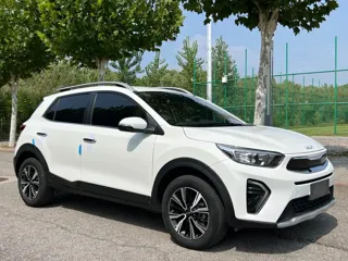 Kia Stonic 2023 купить из Китая, цена 1 372 000 ₽ — Suifenhe Auto