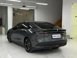 Deepal L07 2025 купить из Китая, цена 3 114 000 ₽ — Suifenhe Auto