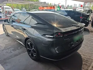 Deepal L07 2025 купить из Китая, цена 3 361 000 ₽ — Suifenhe Auto
