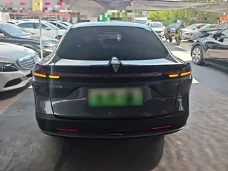Deepal L07 2025 купить из Китая, цена 3 361 000 ₽ — Suifenhe Auto