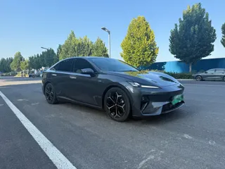Deepal L07 2025 купить из Китая, цена 2 987 000 ₽ — Suifenhe Auto