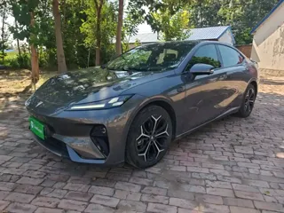 Deepal L07 2025 купить из Китая, цена 3 197 000 ₽ — Suifenhe Auto