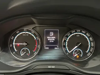 Skoda Karoq 2022 купить из Китая, цена 1 949 000 ₽ — Suifenhe Auto