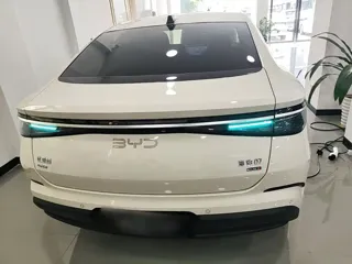 BYD 07 DM-i 2025 купить из Китая, цена 4 440 000 ₽ — Suifenhe Auto