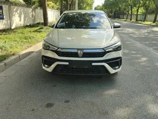 Roewe i5 2021 купить из Китая, цена 1 162 000 ₽ — Suifenhe Auto