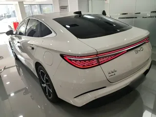 BYD 07 DM-i 2025 купить из Китая, цена 4 406 000 ₽ — Suifenhe Auto