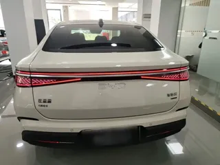 BYD 07 DM-i 2025 купить из Китая, цена 4 406 000 ₽ — Suifenhe Auto