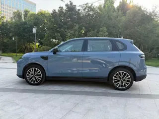 Leapmotor B10 2025 купить из Китая, цена 3 023 000 ₽ — Suifenhe Auto