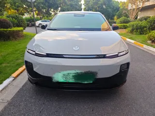 Leapmotor B01 2025 купить из Китая, цена 1 550 000 ₽ — Suifenhe Auto