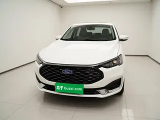 Ford Escort 2022 купить из Китая, цена 1 094 000 ₽ — Suifenhe Auto