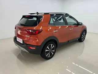 Kia Stonic 2022 купить из Китая, цена 1 441 000 ₽ — Suifenhe Auto