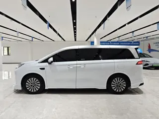 BYD Xia 2025 купить из Китая, цена 5 360 000 ₽ — Suifenhe Auto