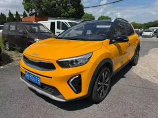 Kia Stonic 2023 купить из Китая, цена 1 272 000 ₽ — Suifenhe Auto