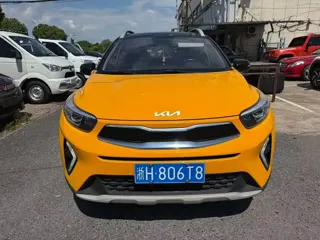 Kia Stonic 2023 купить из Китая, цена 1 272 000 ₽ — Suifenhe Auto