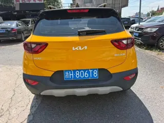 Kia Stonic 2023 купить из Китая, цена 1 272 000 ₽ — Suifenhe Auto
