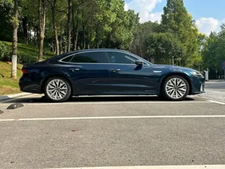 Audi A7L 2024 купить из Китая, цена 5 017 000 ₽ — Suifenhe Auto