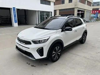 Kia Stonic 2023 купить из Китая, цена 1 404 000 ₽ — Suifenhe Auto