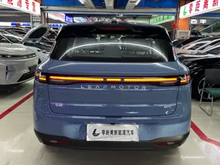 Leapmotor B10 2025 купить из Китая, цена 3 081 000 ₽ — Suifenhe Auto