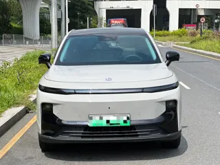 Leapmotor B10 2026 купить из Китая, цена 3 023 000 ₽ — Suifenhe Auto