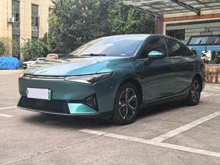 XPeng P5 2022 купить из Китая, цена 3 192 000 ₽ — Suifenhe Auto
