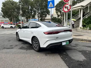 BYD Qin 2026 купить из Китая, цена 2 860 000 ₽ — Suifenhe Auto