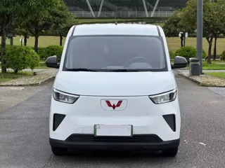 Wuling Yangguang 2024 купить из Китая, цена 1 419 000 ₽ — Suifenhe Auto