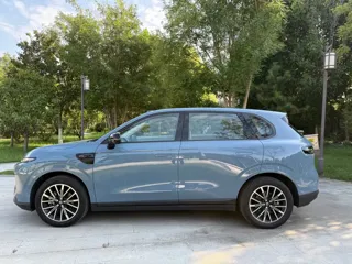Leapmotor B10 2025 купить из Китая, цена 3 023 000 ₽ — Suifenhe Auto