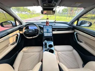 Geely Boyue L 2024 купить из Китая, цена 2 826 000 ₽ — Suifenhe Auto