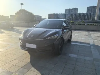 Volkswagen Yuzhong 06 2025 купить из Китая, цена 3 054 000 ₽ — Suifenhe Auto