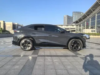 Volkswagen Yuzhong 06 2025 купить из Китая, цена 3 054 000 ₽ — Suifenhe Auto