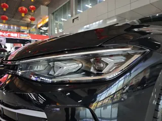 Volkswagen Passat 2025 купить из Китая, цена 4 259 000 ₽ — Suifenhe Auto