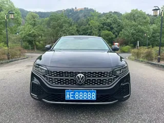Volkswagen Passat 2024 купить из Китая, цена 3 897 000 ₽ — Suifenhe Auto