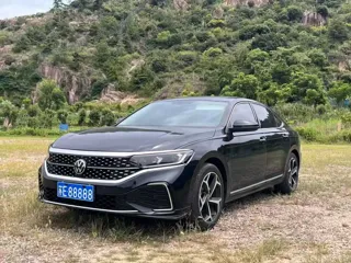 Volkswagen Passat 2024 купить из Китая, цена 3 910 000 ₽ — Suifenhe Auto