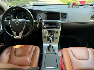 Volvo S60 2018 купить из Китая, цена 1 372 000 ₽ — Suifenhe Auto