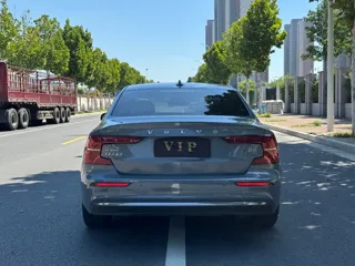 Volvo S60 2024 купить из Китая, цена 3 195 000 ₽ — Suifenhe Auto
