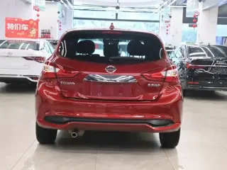 Nissan Tiida 2020 купить из Китая, цена 1 513 000 ₽ — Suifenhe Auto