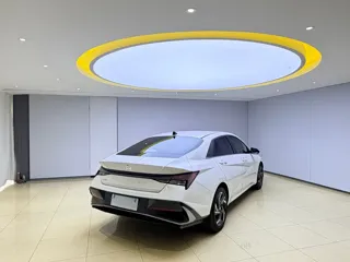 Hyundai Elantra 2023 купить из Китая, цена 1 744 000 ₽ — Suifenhe Auto