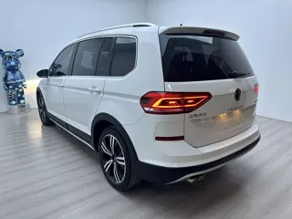 Volkswagen Touran 2023 купить из Китая, цена 2 535 000 ₽ — Suifenhe Auto