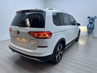 Volkswagen Touran 2023 купить из Китая, цена 2 535 000 ₽ — Suifenhe Auto