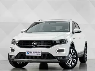 Volkswagen T-ROC 2022 купить из Китая, цена 1 565 000 ₽ — Suifenhe Auto