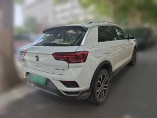 Volkswagen T-ROC 2021 купить из Китая, цена 1 653 000 ₽ — Suifenhe Auto