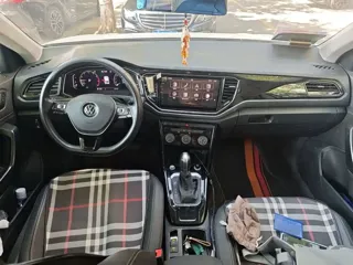 Volkswagen T-ROC 2021 купить из Китая, цена 1 653 000 ₽ — Suifenhe Auto