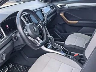 Volkswagen T-ROC 2020 купить из Китая, цена 1 611 000 ₽ — Suifenhe Auto