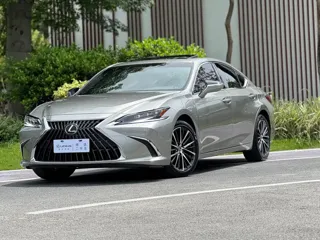 Lexus ES 2024