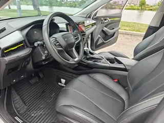 Roewe i5 2021 купить из Китая, цена 1 214 000 ₽ — Suifenhe Auto