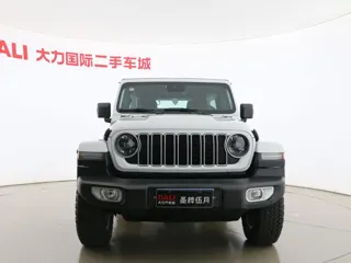Jeep Wrangler 2024 купить из Китая, цена 8 255 000 ₽ — Suifenhe Auto