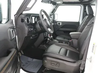 Jeep Wrangler 2024 купить из Китая, цена 8 255 000 ₽ — Suifenhe Auto