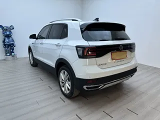 Volkswagen T-Cross 2023 купить из Китая, цена 1 953 000 ₽ — Suifenhe Auto