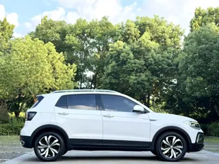 Volkswagen T-Cross 2020 купить из Китая, цена 1 455 000 ₽ — Suifenhe Auto