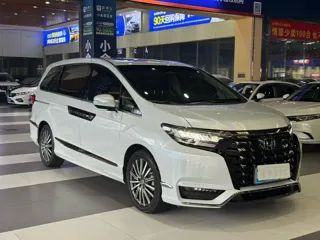 Honda Elysion 2025 купить из Китая, цена 5 420 000 ₽ — Suifenhe Auto